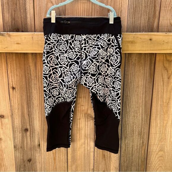 Lululemon leggings - size 6. - Picture 2 of 6